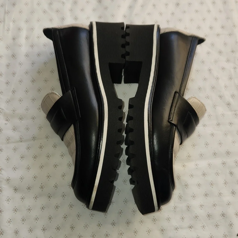 M.Gemi ELSA black/off-white croc embossed loafers sz 38/7.5
